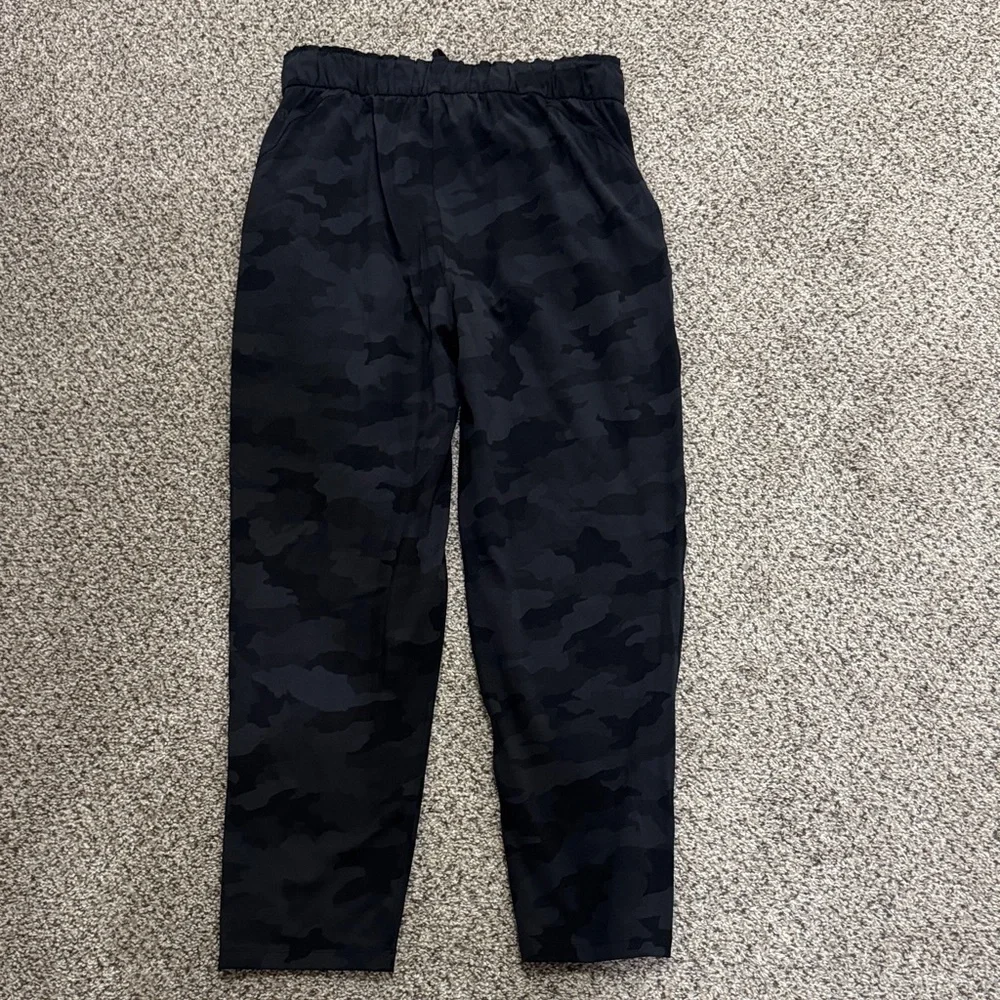 lululemon athletica comfortable black
